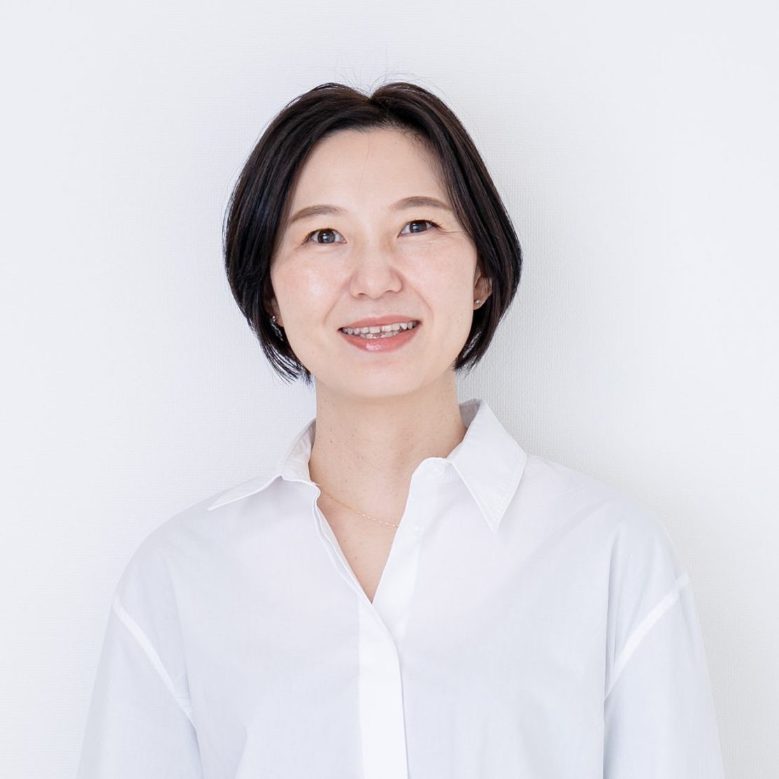 代表 岡 麻由美